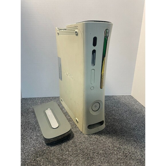 Microsoft Xbox 360 HDMI Console For Parts or Repair - Picture 1 of 14